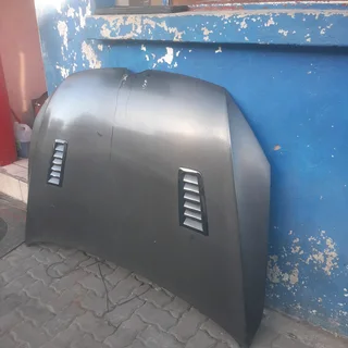 Vw Golf 7 bonnet please contact lucas on 0843018577