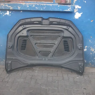Vw Golf 7 bonnet please contact lucas on 0843018577