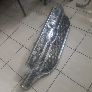 Ford Ranger T9 front grill please contact lucas on 0843018577