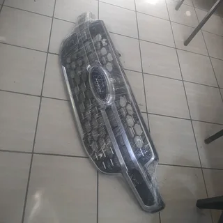 Ford Ranger T9 front grill please contact lucas on 0843018577