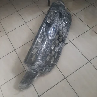 Ford ranger T9 front grill please contact lucas on 0843018577