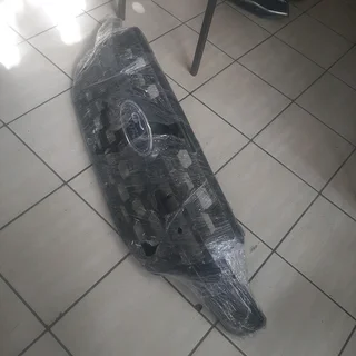 Ford ranger T9 front grill please contact lucas on 0843018577