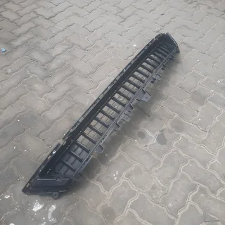 Haval Jolion 2021-2023 model bumper grill please contact lucas on 0843018577
