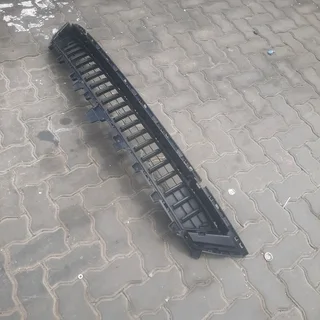 Haval Jolion 2021-2023 model bumper grill please contact lucas on 0843018577