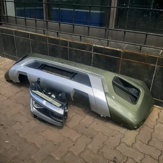 Vw Amarok 2023-2024 model front bumper and headlight please contact lucas on 0843018577