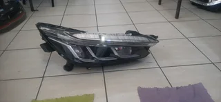 Honda Civic 2021-2023 model right side headlight please contact lucas on 0843018577