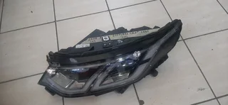 Landrover Discovery Sport L55 left side headlight please contact lucas on 0843018577