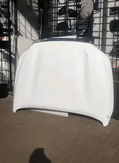 Nissan Navara 2021-2023 model bonnet please contact lucas on 0843018577