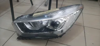 Ford Kuga 2017-2023 model xenon left headlight please contact lucas on 0843018577
