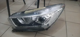 Ford Kuga 2017-2023 model xenon left headlight please contact lucas on 0843018577