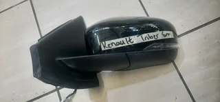 Reanult Triber left side mirror please contact lucas on 0843018577