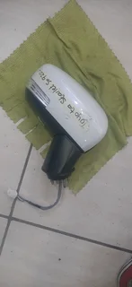 Suzuki Barleno/Toyota Starlet right side mirror please contact lucas on 0843018577