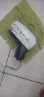 Suzuki Barleno/Toyota Starlet right side mirror please contact lucas on 0843018577