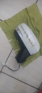 Suzuki Barleno/Toyota Starlet right side mirror please contact lucas on 0843018577