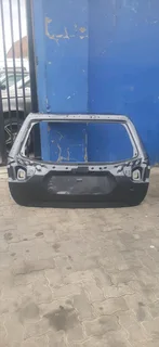 Subaru forester 2017-2021 model tailgate please contact lucas on 0843018577