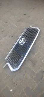 Toyota Rumion 2021-2024 model front grill please contact lucas on 0843018577