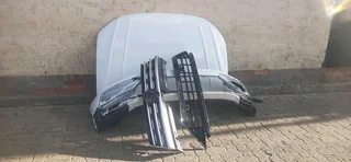 Vw Tiguan 2017-2023 model R Line front spares please contact lucas on 0843018577