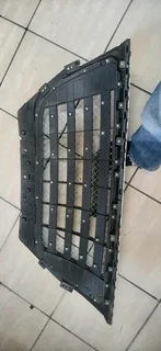 Haval H2 2017-2021 model front grill please contact lucas on 0843018577