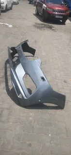 Volvo XC60 2017-2021 model front bumper please contact lucas on 0843018577