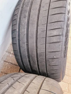 20/21&#39; Bmw M5 g90 Oem mags and tyres
