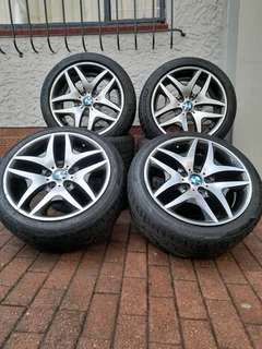 18&#34; BMW e90 f30 Oem mags and tyres