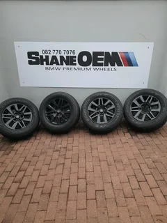 18" Toyota hilux/fortuner Oem mags and tyres