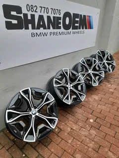22" BMW ix Oem mags