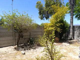 Flats in De Akkers complex , Hadley Street , Oakglen