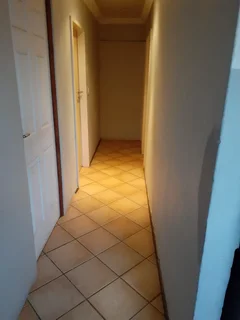 Room Available in Peaceful Clayville Commune