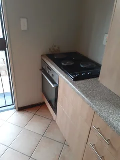 Room Available in Peaceful Clayville Commune