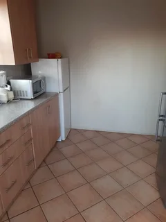 Room Available in Peaceful Clayville Commune