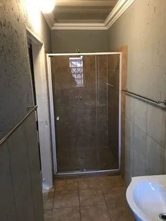 Bachelor Flat to Rent in Clayville Ext. 27