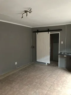 Bachelor Flat to Rent in Clayville Ext. 27