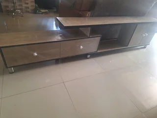 Gloss wood tv stand