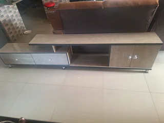 Gloss wood tv stand