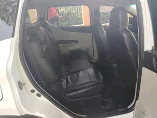 2022 RENAULT TRIBER 1.0 7 SEATERS