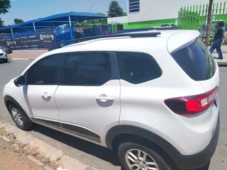 2022 RENAULT TRIBER 1.0 7 SEATERS