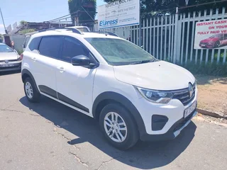 2022 RENAULT TRIBER 1.0 7 SEATERS