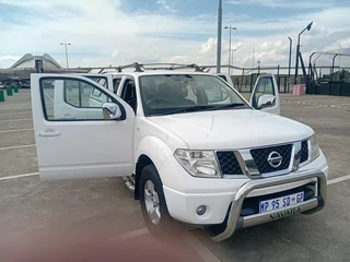 2015 NISSAN NAVARA 2.5 DIESEL
