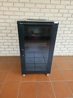 MAXXIM FLOOR STANDING SERVER CABINET