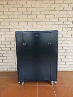 MAXXIM FLOOR STANDING SERVER CABINET