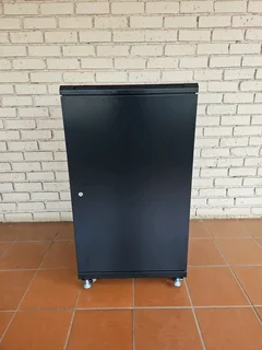 MAXXIM FLOOR STANDING SERVER CABINET