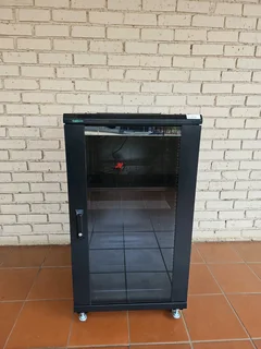 MAXXIM FLOOR STANDING SERVER CABINET