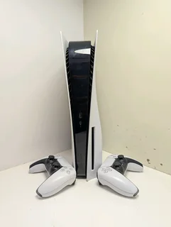 SONY PS5 GAMING CONSOLE &#43; 2 CONTROLLERS. DISC EDITION