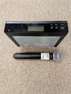 SHURE BLX4R WIRELESS MICROPHONE &#43; SM58 HANDHELD MICROPHONE