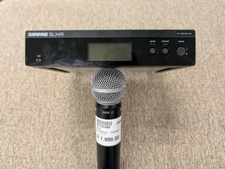SHURE BLX4R WIRELESS MICROPHONE &#43; SM58 HANDHELD MICROPHONE