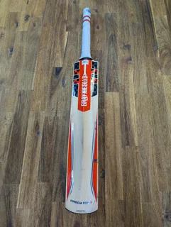 GRAY NICHOLLS PREDATOR 3 BLAZE HALESTORM CRICKET BAT - SIZE SH