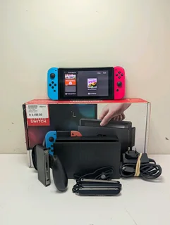 NINTENDO SWITCH HANDHELD GAMING CONSOLE - V1
