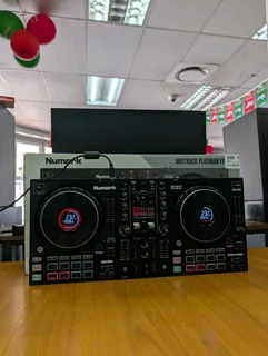 Numark Mixtrack Platinum Fx 4-Deck Serato Dj Controller