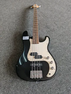 Rochester 4 Strings Bass Guitar